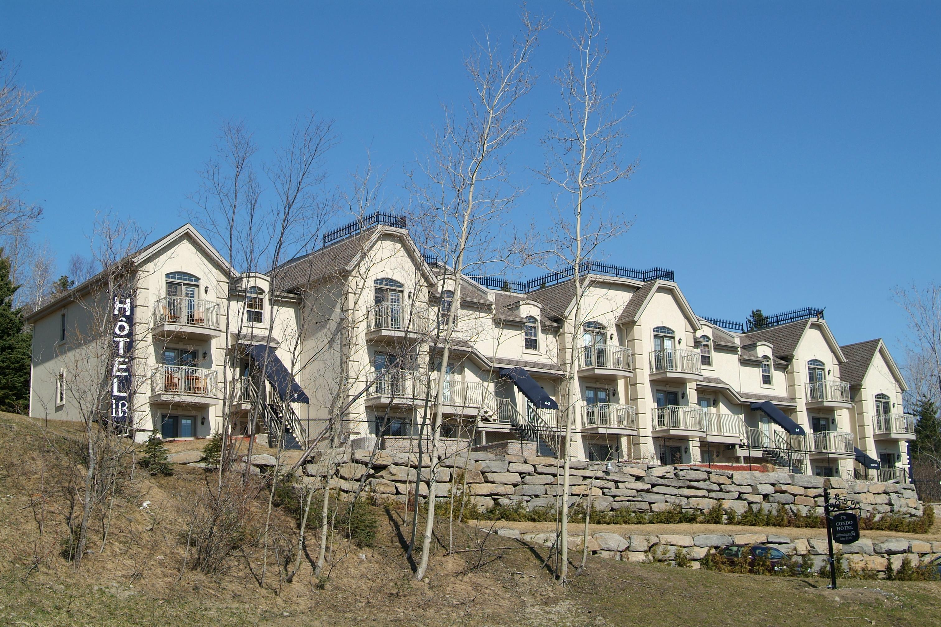 Hotel St-Sauveur Saint-Sauveur-des-Monts Exterior foto